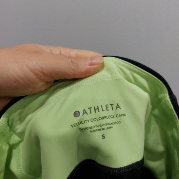 ATHLETA Velocity Colorblock Stash Pocket Capri Small - Picture 6 of 8